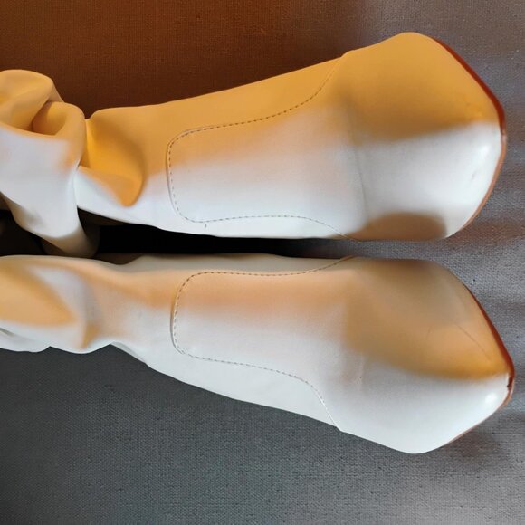 White vegan leather slouch boot, size 6.5 - Picture 4 of 8